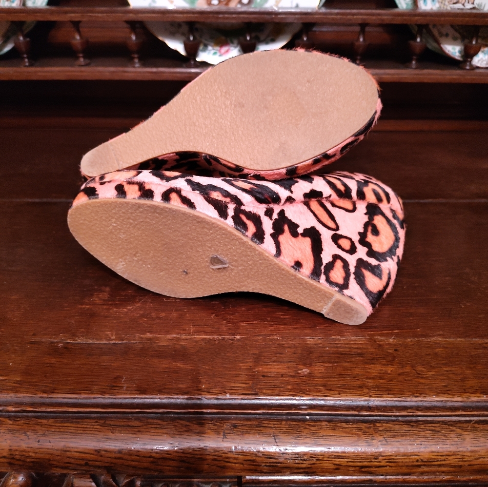 Pink Leopard/Cheetah Wedge Pumps - Picture 7 of 12
